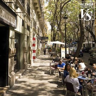 0737 - FANTÁSTICO GASTRO BAR BISTRÓ EN CÁNOVAS