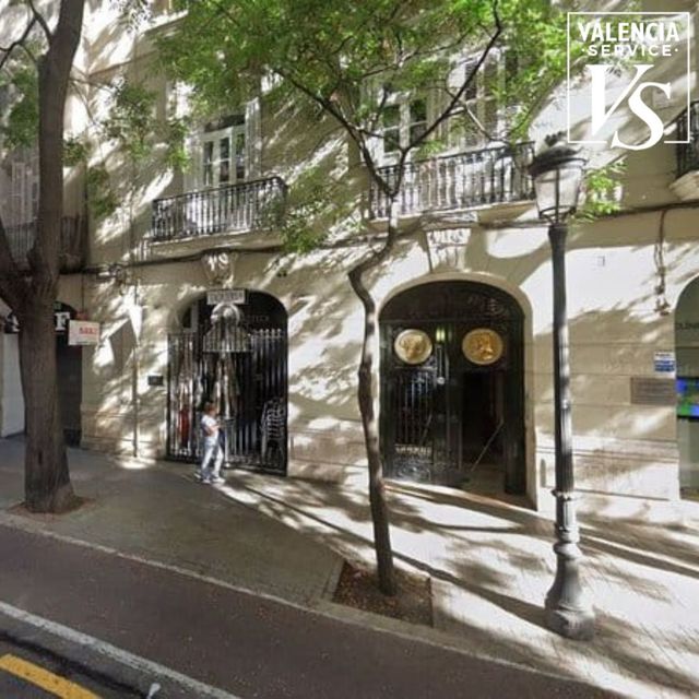 0785 - FANTÁSTICO GASTRO BAR BISTRÓ EN CÁNOVAS