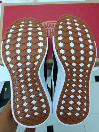 Vans Ultrarange negras mujer