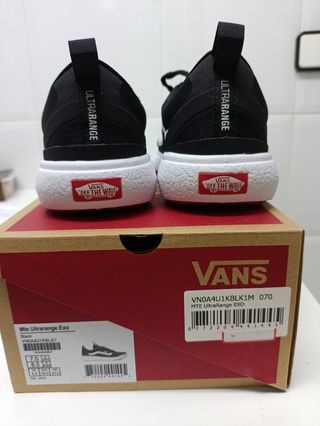 Vans Ultrarange negras mujer