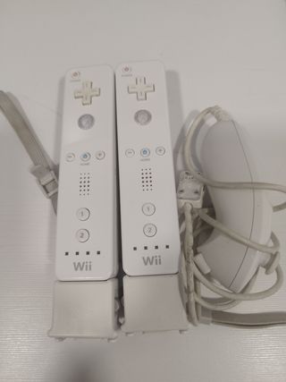 Wii Nintendo blanca + disco 1tb con 250 juegos