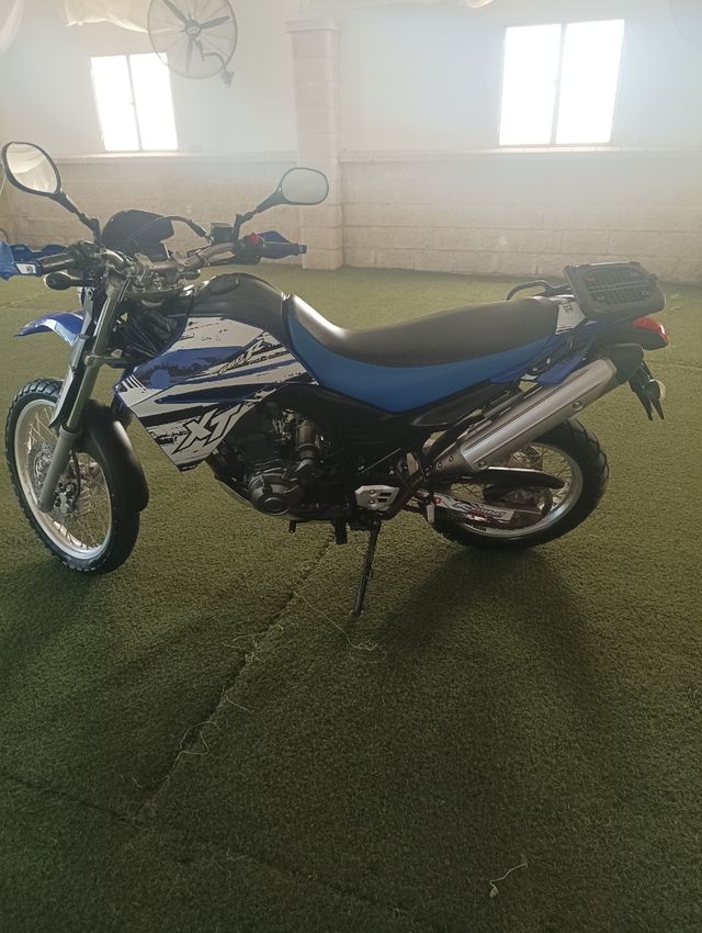 Yamaha XT 660R azul - Moto