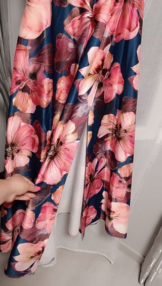 Vestido floral azul y rosa