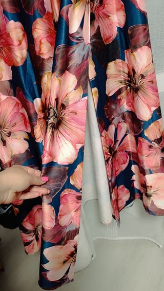Vestido floral azul y rosa