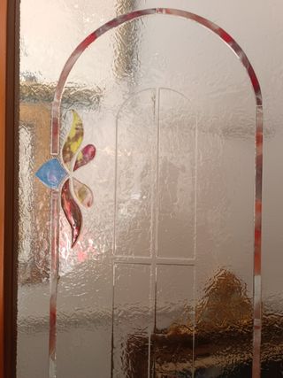 Vidriera con diseño floral