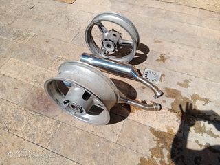 Llantas y escapes Yamaha FJR 1300