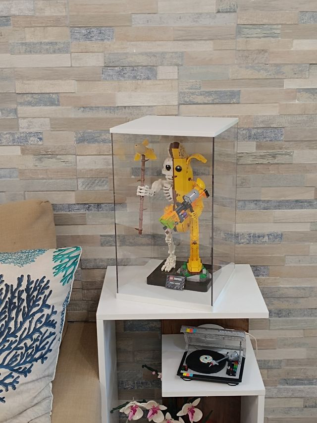 LEGO Peely Bone - Vitrina Acrílica