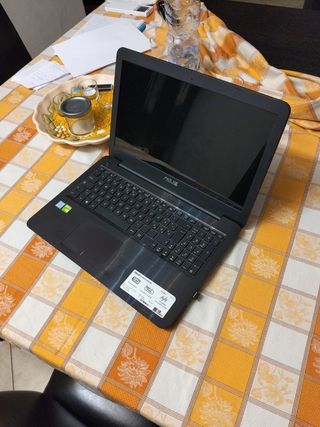 Notebook Asus F556U nero
