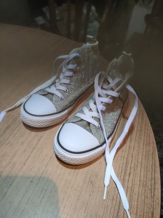Botines plateados brillantes