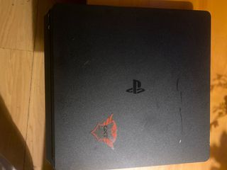 PS4 (PlayStation 4) negra