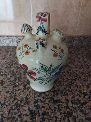 Botijo antiguo pintado a mano