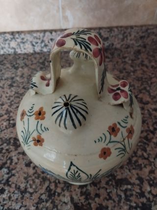 Botijo antiguo pintado a mano