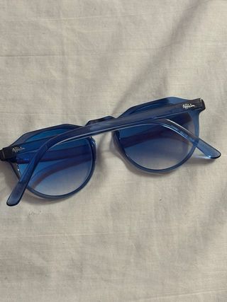Gafas sol polarizadas azules nuevas