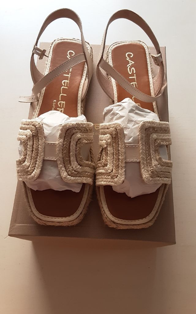Sandali nuovi Casteller beige n.41