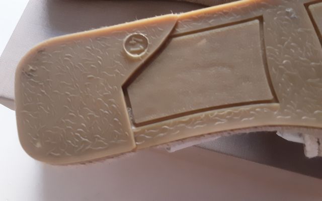 Sandali nuovi Casteller beige n.41