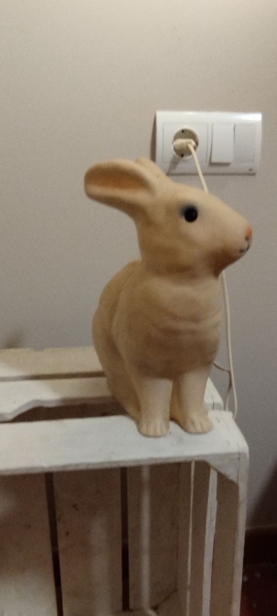 Lámpara conejo marca Heico alemana postmoderna