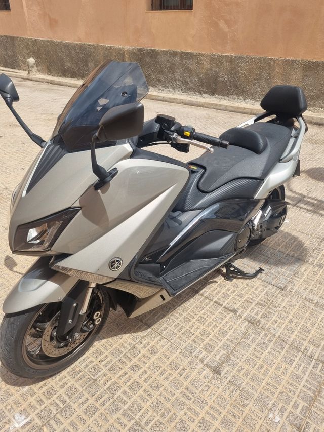 Yamaha TMAX 530 - Moto Scooter