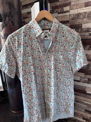 Camisa Zara flores - manga corta