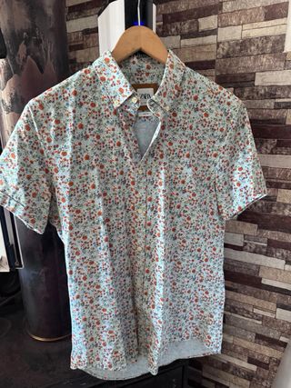 Camisa Zara flores - manga corta