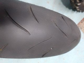 Neumático  Bridgestone BT016. 120/70/17