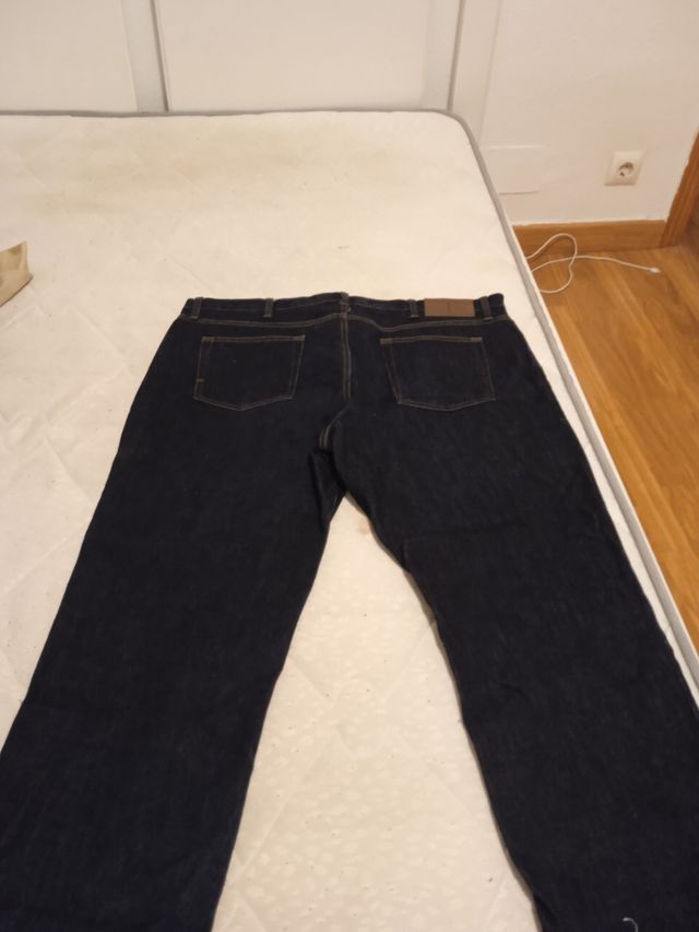 Vaqueros Tommy Hilfiger
100X 53 cm