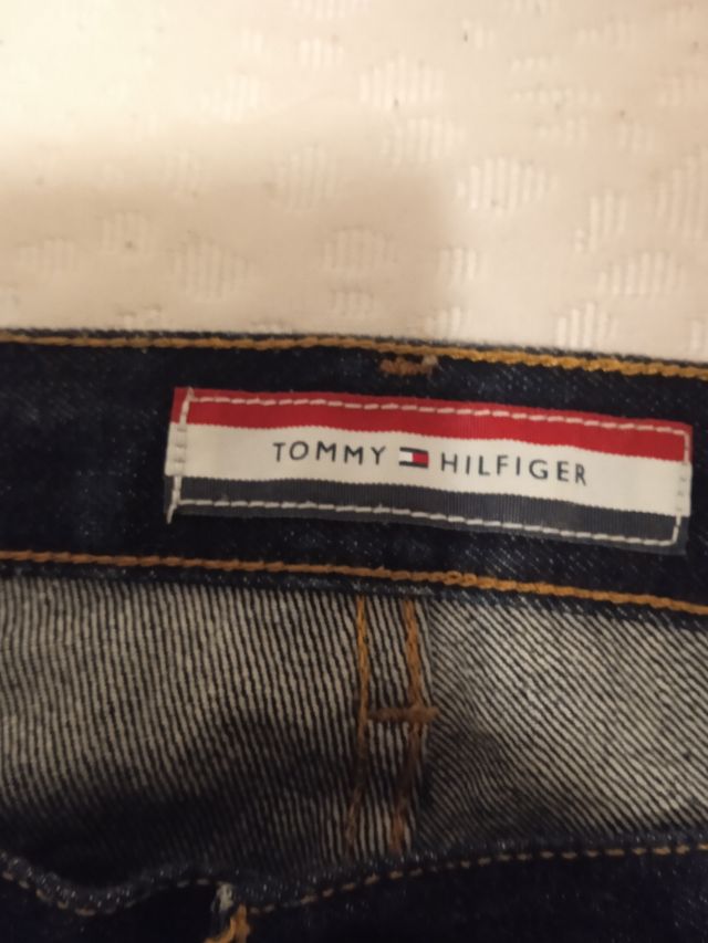 Vaqueros Tommy Hilfiger
100X 53 cm