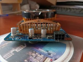 Tarjeta gráfica Asus EN9800 GT