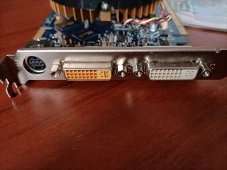 Tarjeta gráfica Asus EN9800 GT