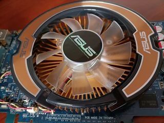 Tarjeta gráfica Asus EN9800 GT