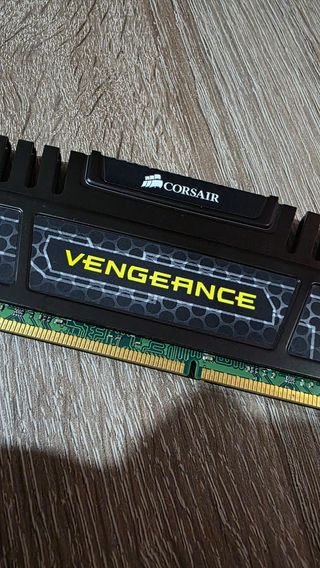 Ram 8GB DDR3 Corsair Vengeance 1600MHz CL9