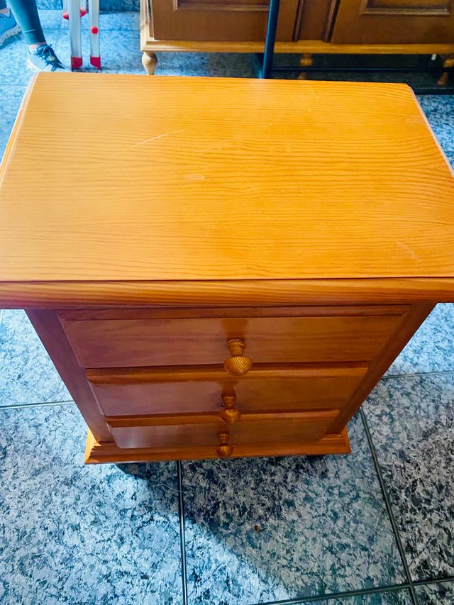 Mesita noche madera - 3 cajones