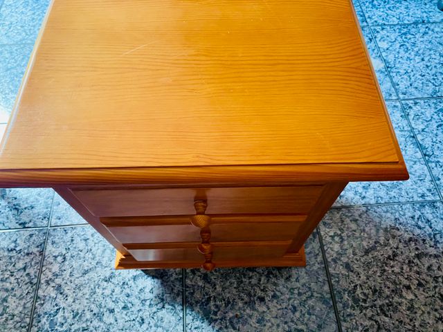 Mesita noche madera - 3 cajones