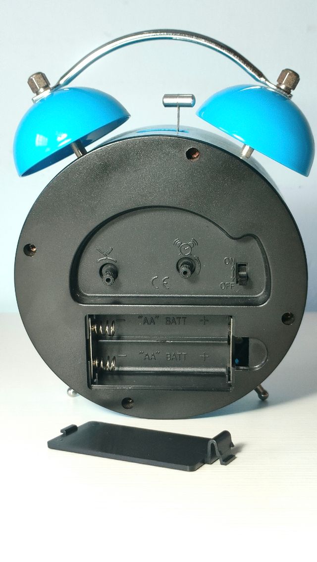 Despertador clásico azul