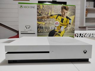Xbox One S 500GB + controller originale + giochi