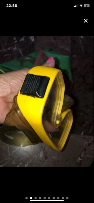 Maschera subacquea gialla