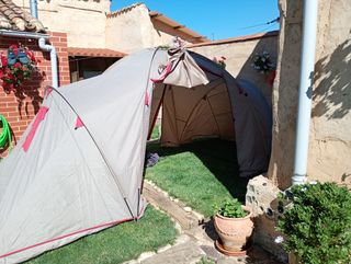 Tienda campaña, colchonetas y edredón