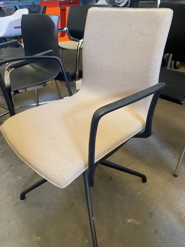 Silla oficina beige - negra