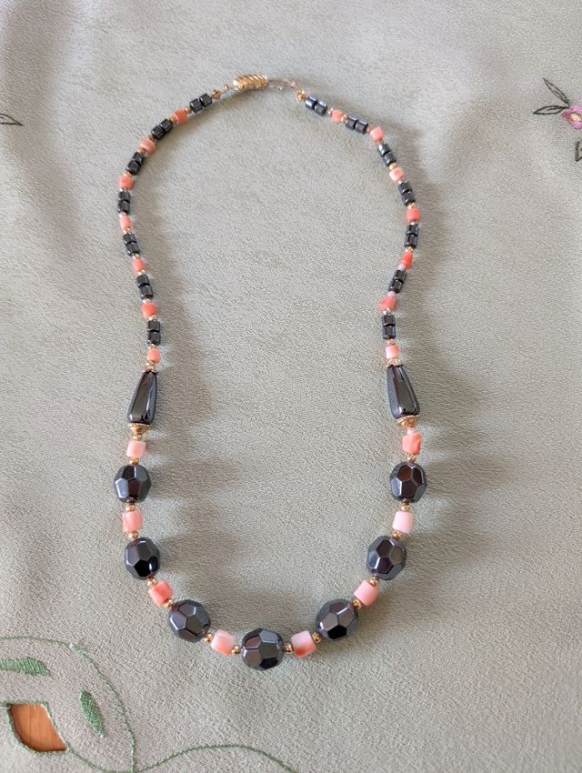 Collana vintage corallo-grigio