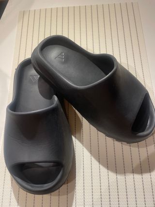Adidas Yeezy Slides /original - Talla US 6,5