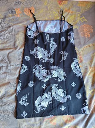 Vestido corto dragones blanco y negro