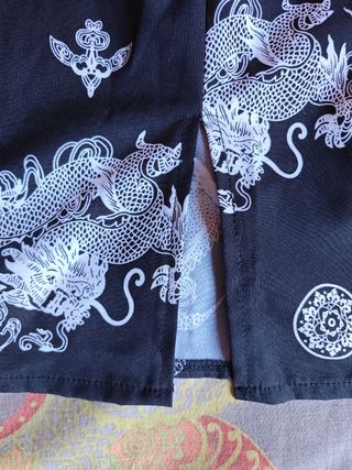 Vestido corto dragones blanco y negro