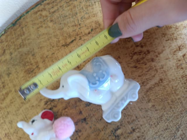 2 Elefanti in porcellana bianchi