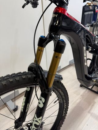 BH AtomX Carbon tope de gama