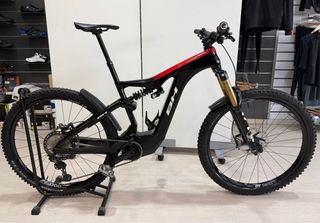 BH AtomX Carbon tope de gama