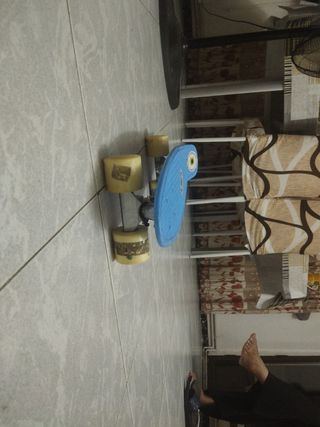 Monopatín azul claro niños