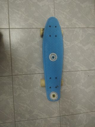 Monopatín azul claro niños