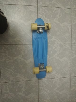 Monopatín azul claro niños