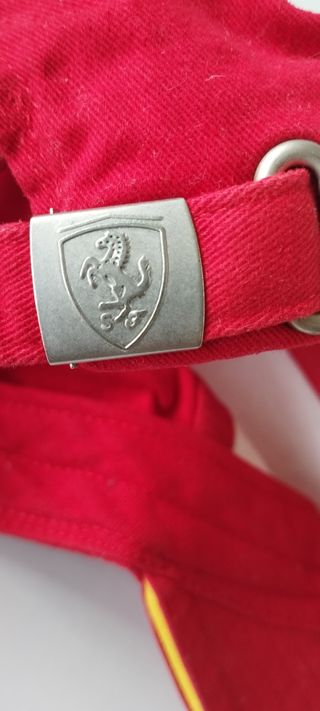 Gorra Ferrari roja
