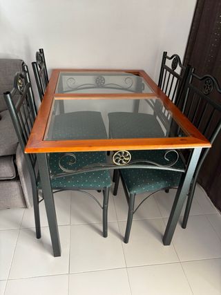 Mesa comedor 4 sillas - Madera y metal
ubTARRAGONA