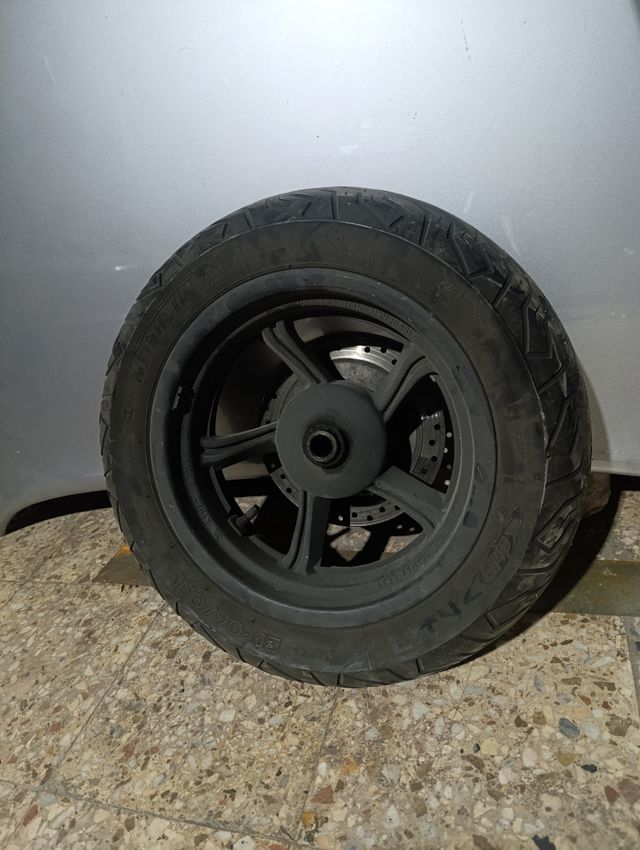 Llanta trasera Kymco Superdink 125